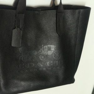 Hardly used coach shoulder bag